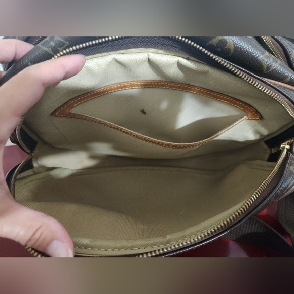 Louis Vuitton Reporter GM Monogram Canvas Messenger Bag - Picture 6 of 15